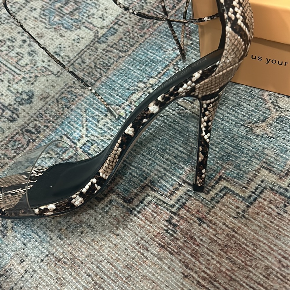 Heels - Picture 5 of 7